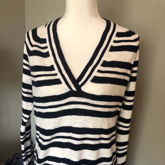 GAP navy and white striped, v-neck sweater - Picture 1 of 13